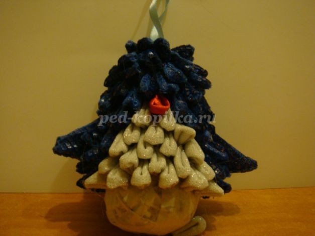 Новогодний пингвин в технике канзаши: часть 2 Новогодний пингвин в технике канзаши: часть 2