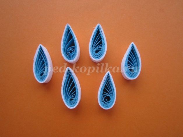 Новогодняя открытка детскими руками: квиллинг, часть 1