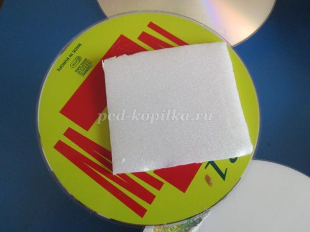 Рамка для фотографий детскими руками: часть 3