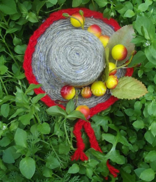 Шляпка из шпагата