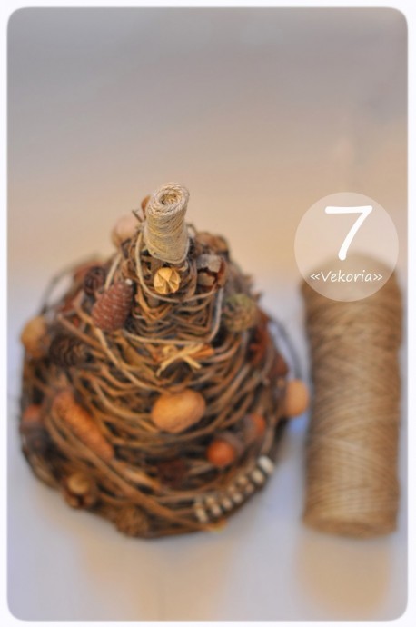 Создаем елочку из веточек Создаем елочку из веточек