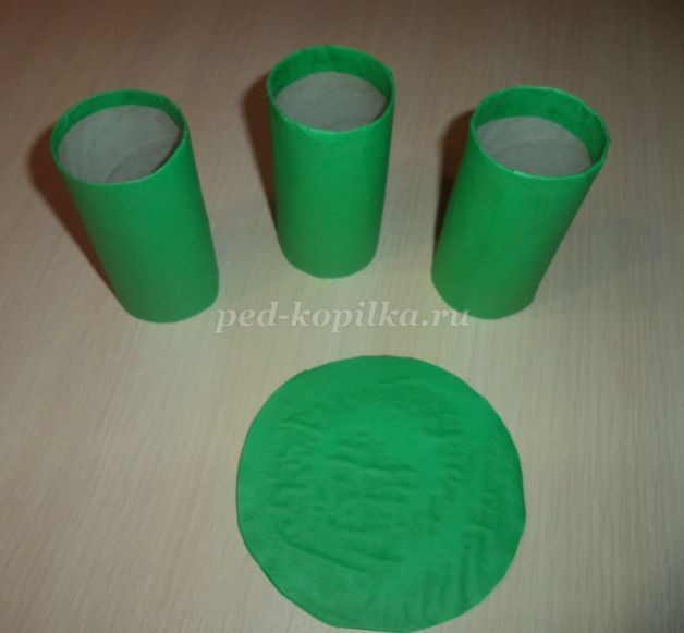 Подставка для карандашей и ручек из рулонов туалетной бумаги: часть 1