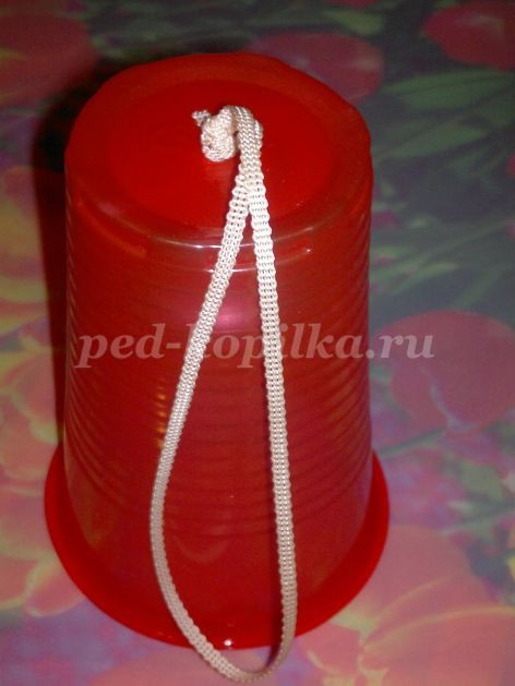 Новогодний колокольчик из пластикового стакана Новогодний колокольчик из пластикового стакана