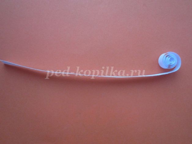 Новогодняя открытка детскими руками: квиллинг, часть 3