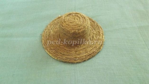 Шляпка из шпагата