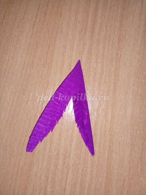 ​Изготовление цветка Майора из гофрированной бумаги: часть 1