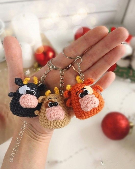 ​Брелок в виде бычка