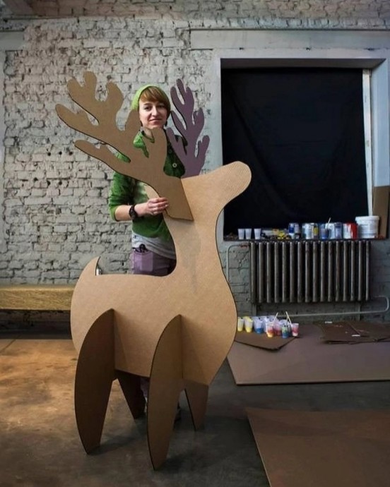 Праздничные олени из картона