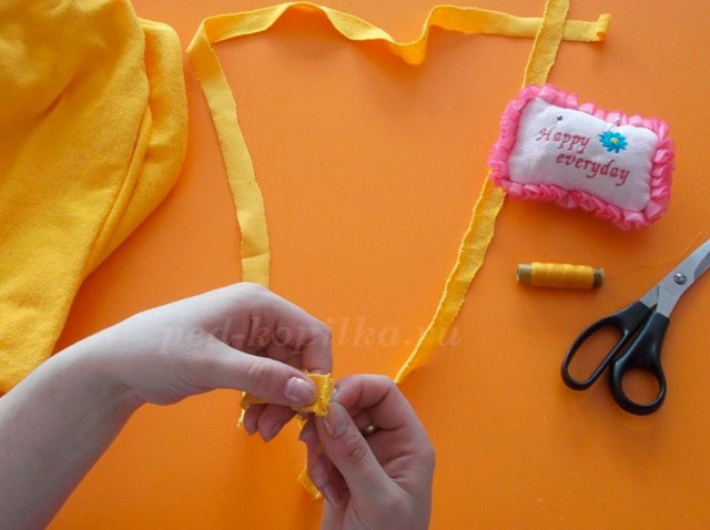 Тряпичные лапти детскими руками: мастер-класс Тряпичные лапти детскими руками: мастер-класс