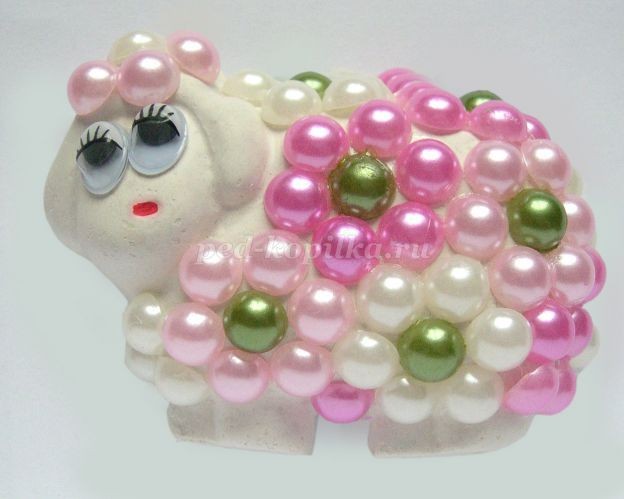 Жемчужная овечка из гипса детскими руками: часть 1 Жемчужная овечка из гипса детскими руками: часть 1