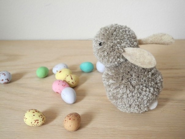 Зайчик из помпонов Зайчик из помпонов