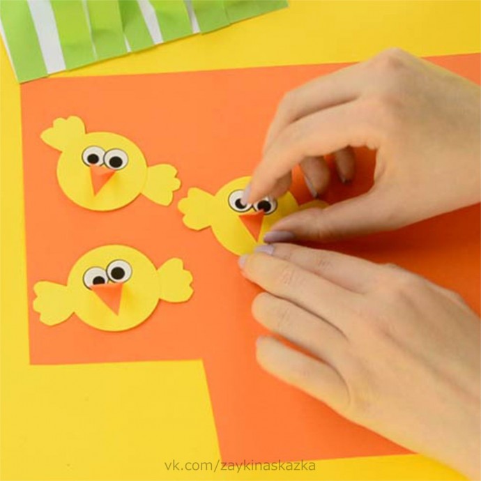 Цыплята в травке Цыплята в травке