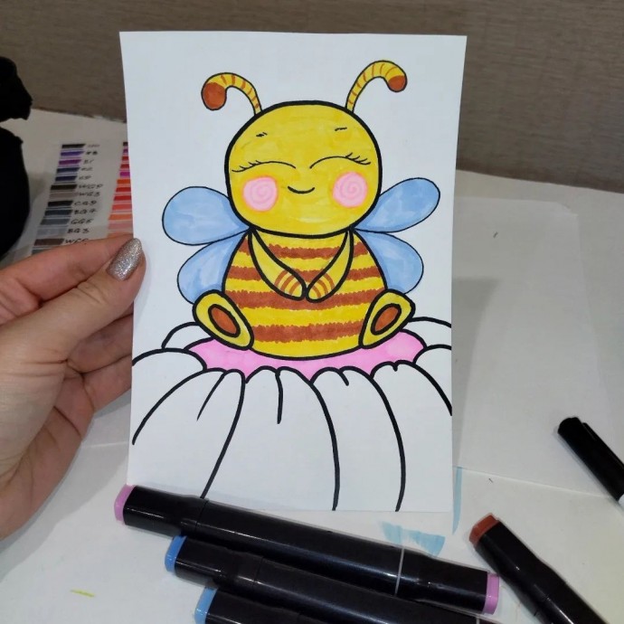 Рисуем милую пчелку на цветочке