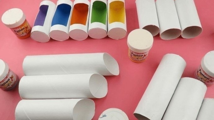 Подставка для канцтоваров из картонных рулонов Подставка для канцтоваров из картонных рулонов