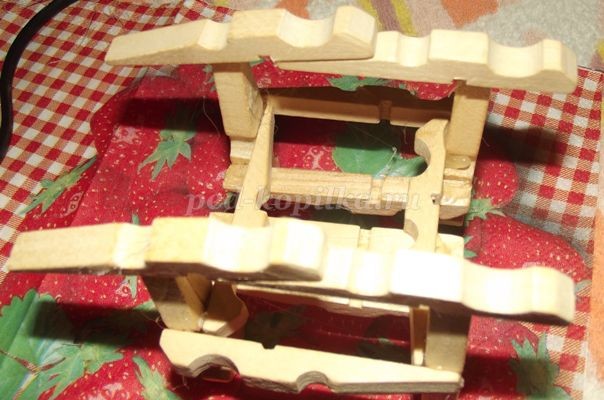 Кресло-качалка из прищепок: мастер-класс, часть 2 Кресло-качалка из прищепок: мастер-класс, часть 2