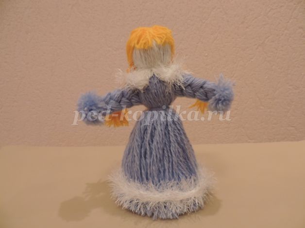 Снегурочка из ниток: новогодний мастер-класс, часть 3