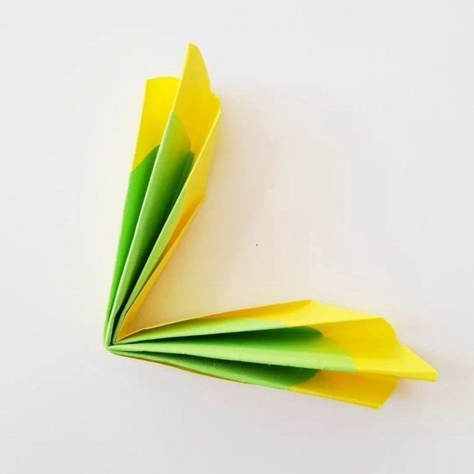 Летние бабочки из цветной бумаги Летние бабочки из цветной бумаги