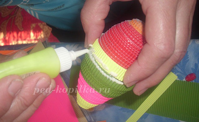 Объёмный квиллинг из гофрированного картона: мастер-класс Объёмный квиллинг из гофрированного картона: мастер-класс