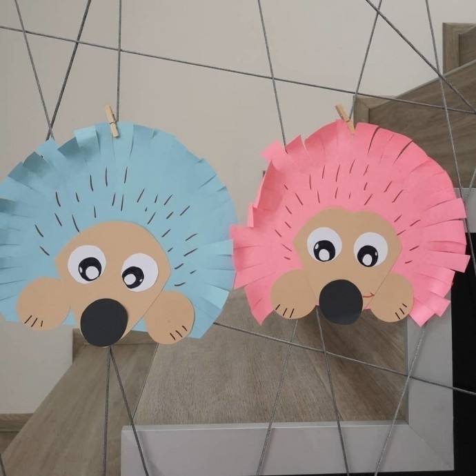 Милые ежики из цветной бумаги Милые ежики из цветной бумаги