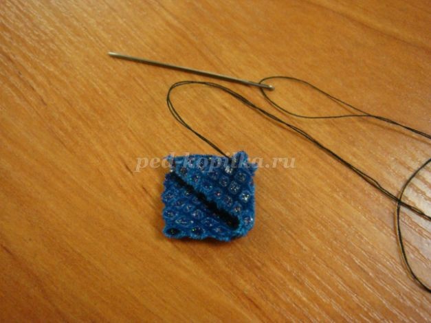 Новогодний пингвин в технике канзаши: часть 1 Новогодний пингвин в технике канзаши: часть 1