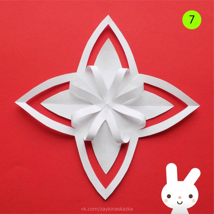 Объёмная снежинка из бумаги Объёмная снежинка из бумаги