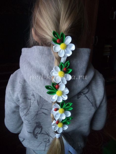 Лента для косы с цветами канзаши детскими руками: часть 1 Лента для косы с цветами канзаши детскими руками: часть 1