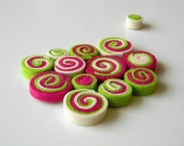 Оригинальные подставки под кружки или горячее тарелки из фетра Оригинальные подставки под кружки или горячее тарелки из фетра