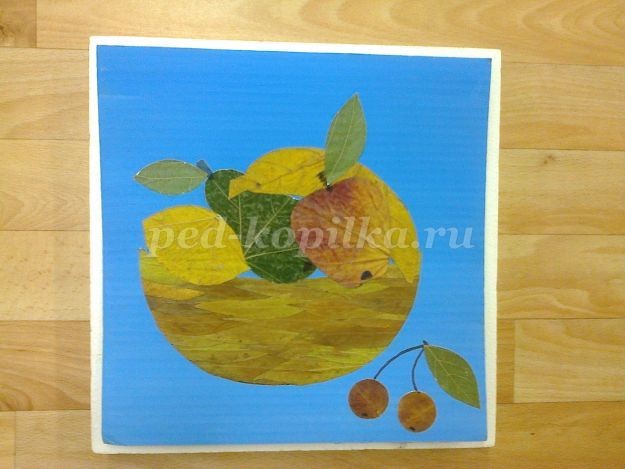 Аппликация из листьев: натюрморт Аппликация из листьев: натюрморт