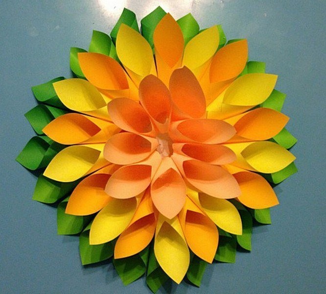 Радужный цветок из бумаги
