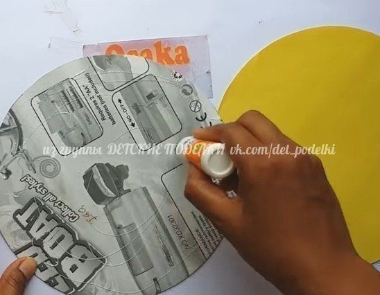 Круглое панно с ромашками Круглое панно с ромашками