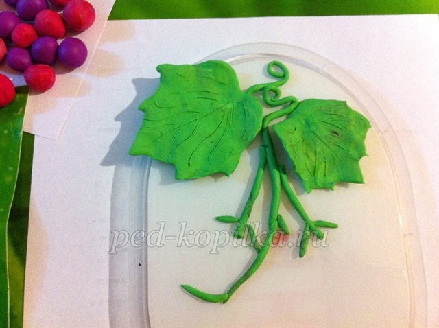 Мастер-класс по пластилинографии "Виноградная гроздь" Мастер-класс по пластилинографии "Виноградная гроздь"