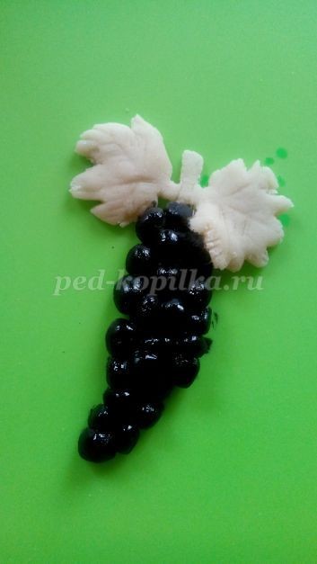 Смородина из солёного теста Смородина из солёного теста