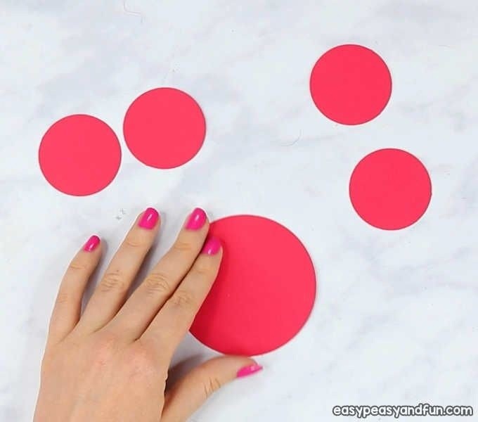 Забавный крабик из кружочков