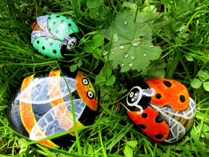 ​Божья коровка из камня