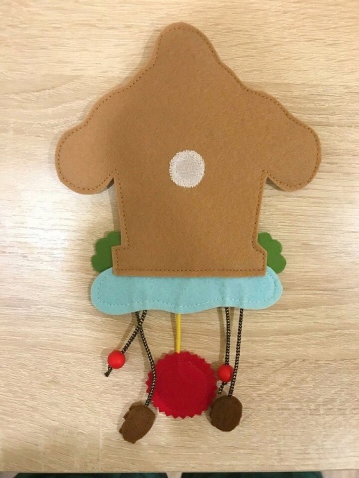 Зимние часики из фетра Зимние часики из фетра