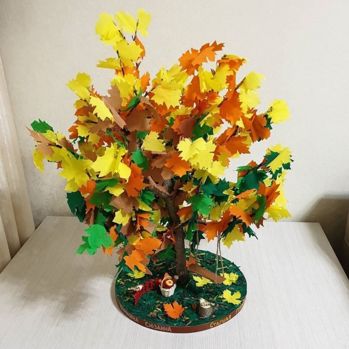 Пышный осенний клён Пышный осенний клён