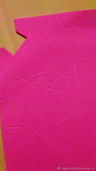 Мастерим с детьми елочную игрушку — звёздочку из фоамирана Мастерим с детьми елочную игрушку — звёздочку из фоамирана