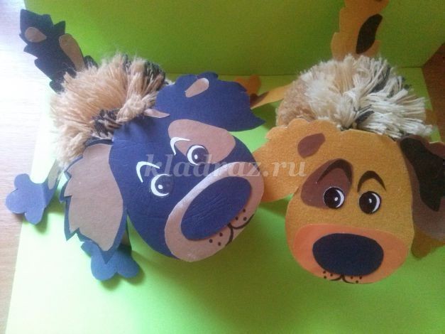 Собачки из помпонов и бумаги
