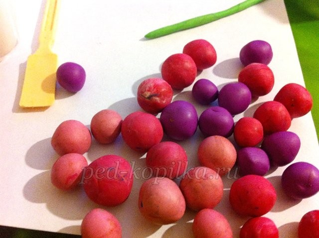 Мастер-класс по пластилинографии "Виноградная гроздь" Мастер-класс по пластилинографии "Виноградная гроздь"