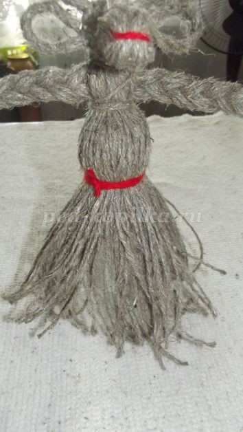 ​Коза из шпагата детскими руками: мастер-класс, часть 2