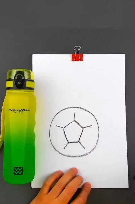 Рисуем футбол