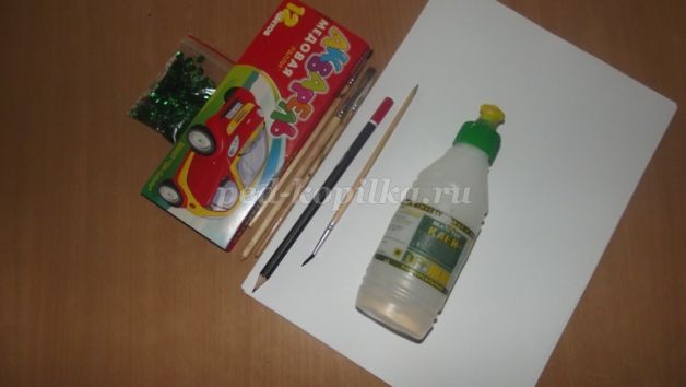 Акварельная зарисовка с пайетками