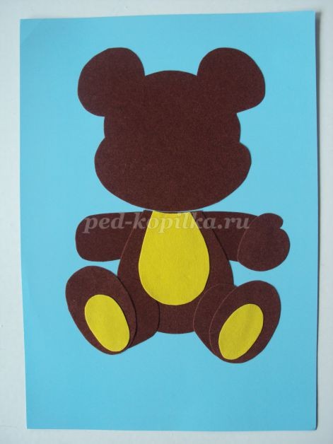 Аппликация из бархатной цветной бумаги: медвежонок