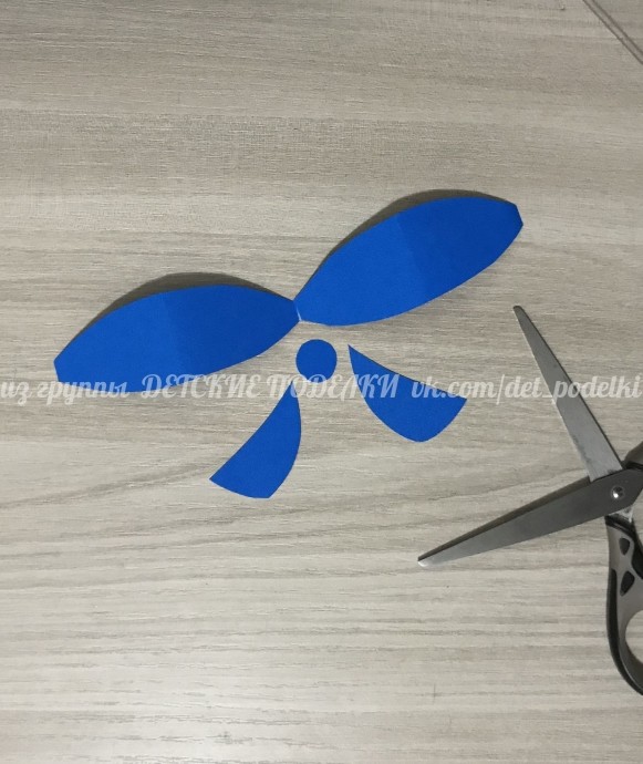 Дед Мороз у елочки