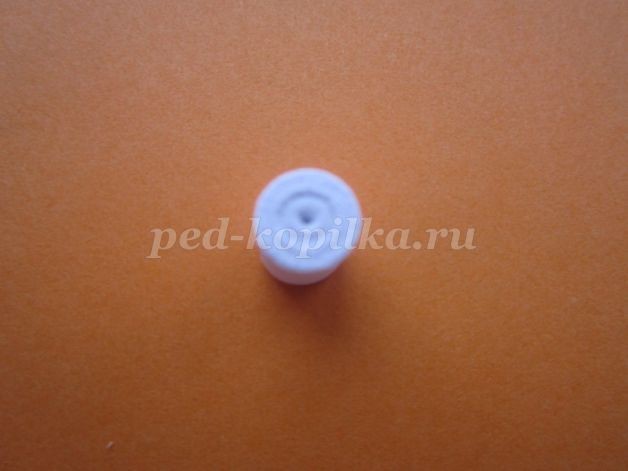 Новогодняя открытка детскими руками: квиллинг, часть 1