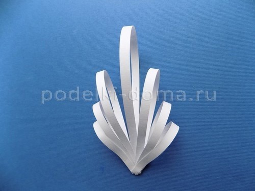 ​Снежника из полосок бумаги