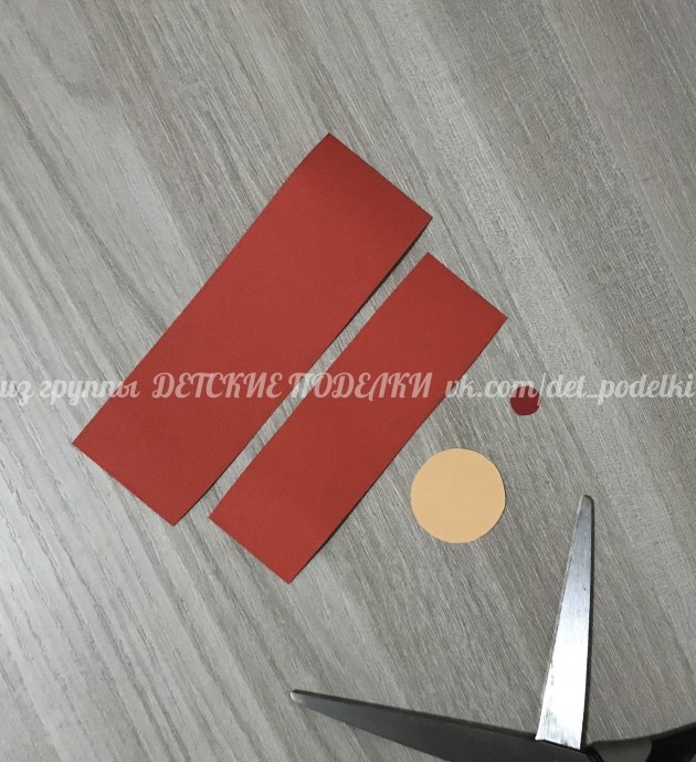 Дед Мороз у елочки