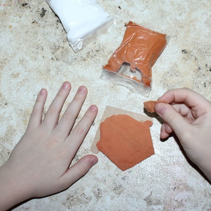 Домики из пластилина и картона