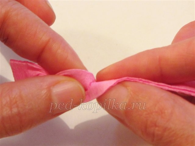 Георгины из гофрированной бумаги: мастер-класс