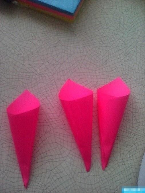 Роскошный цветок из стикеров Роскошный цветок из стикеров